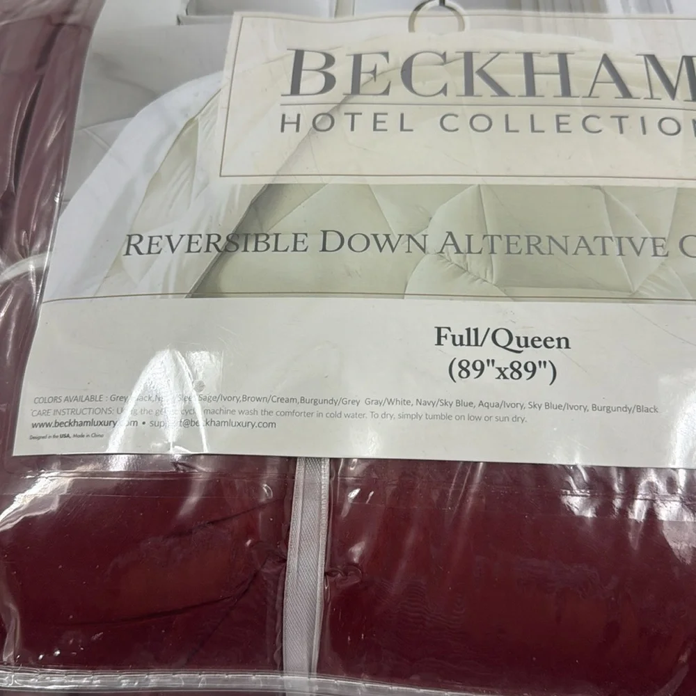 BECKHAM Hotel Collection Reversible Down Alternative Burgundy Comforter Full NEW